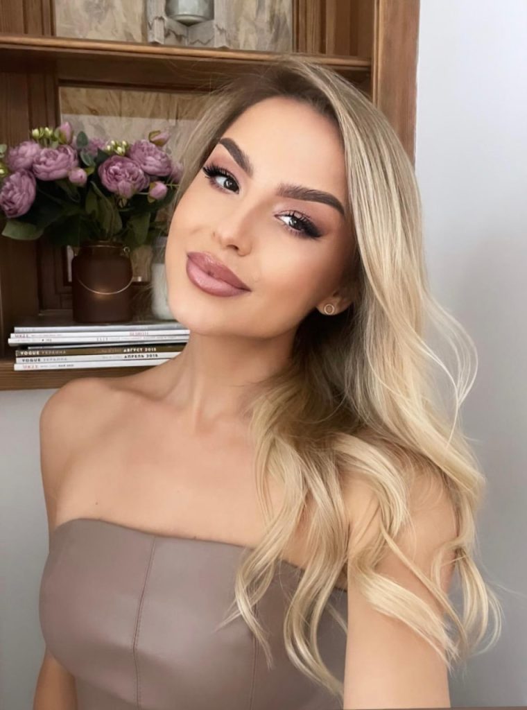 Эскортница Камила в Москве