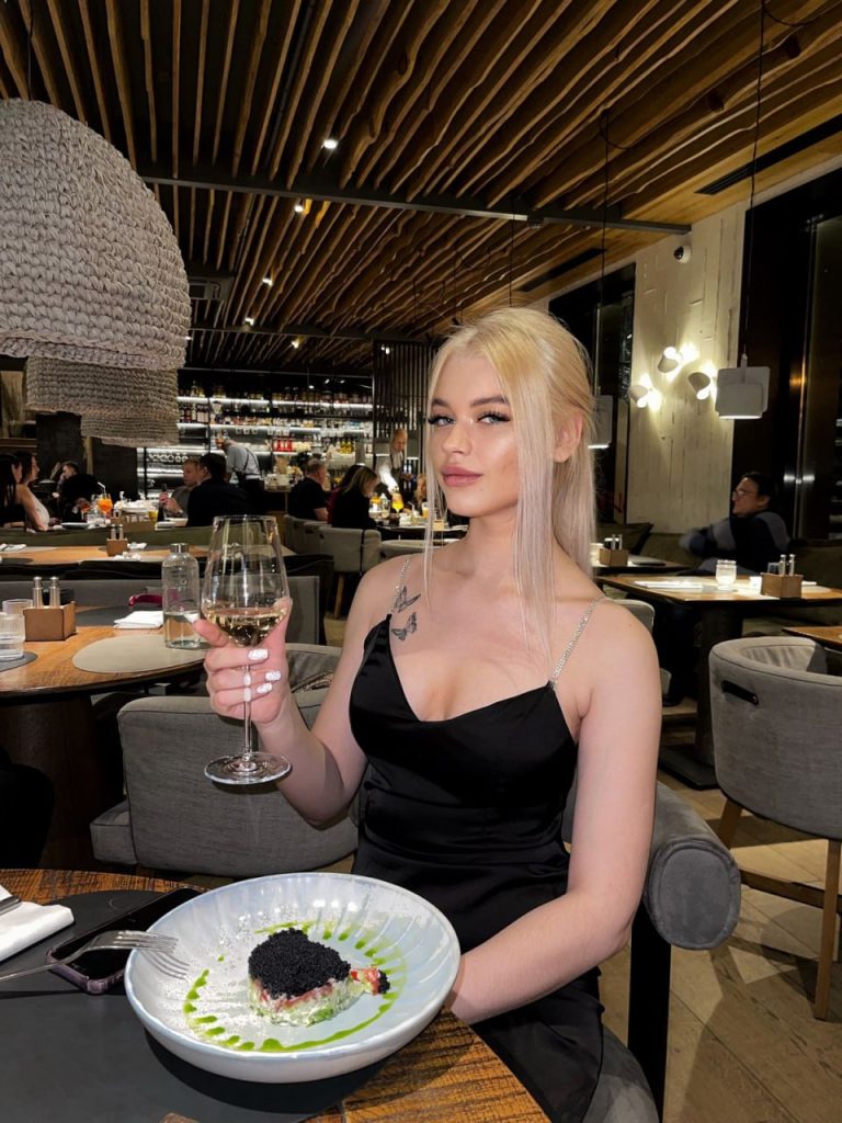 Эскортница Марьяна