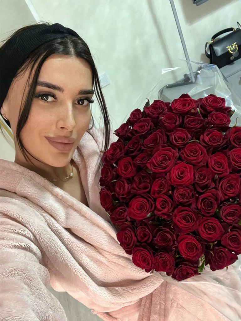 Эскорт-модель Амина