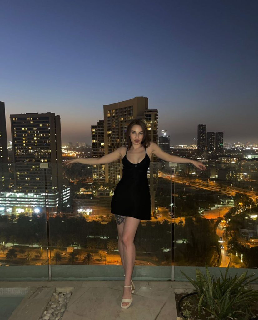 Эскорт-модель Юля