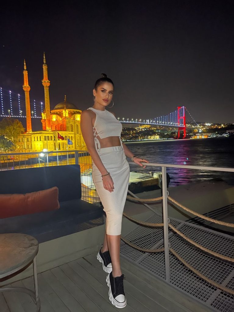 Содержанка Лара в Москве