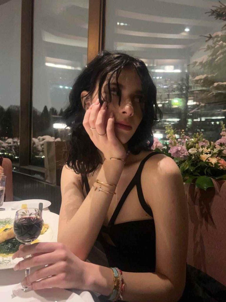 Модель Дина в Москве