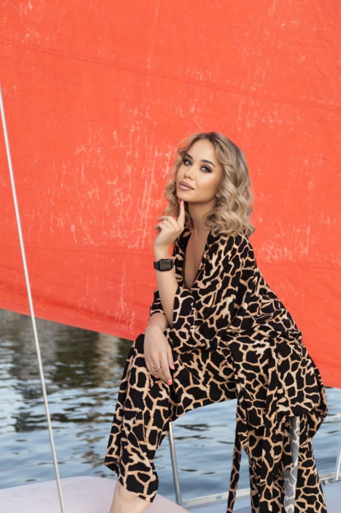 Эскорт девушка Аврора