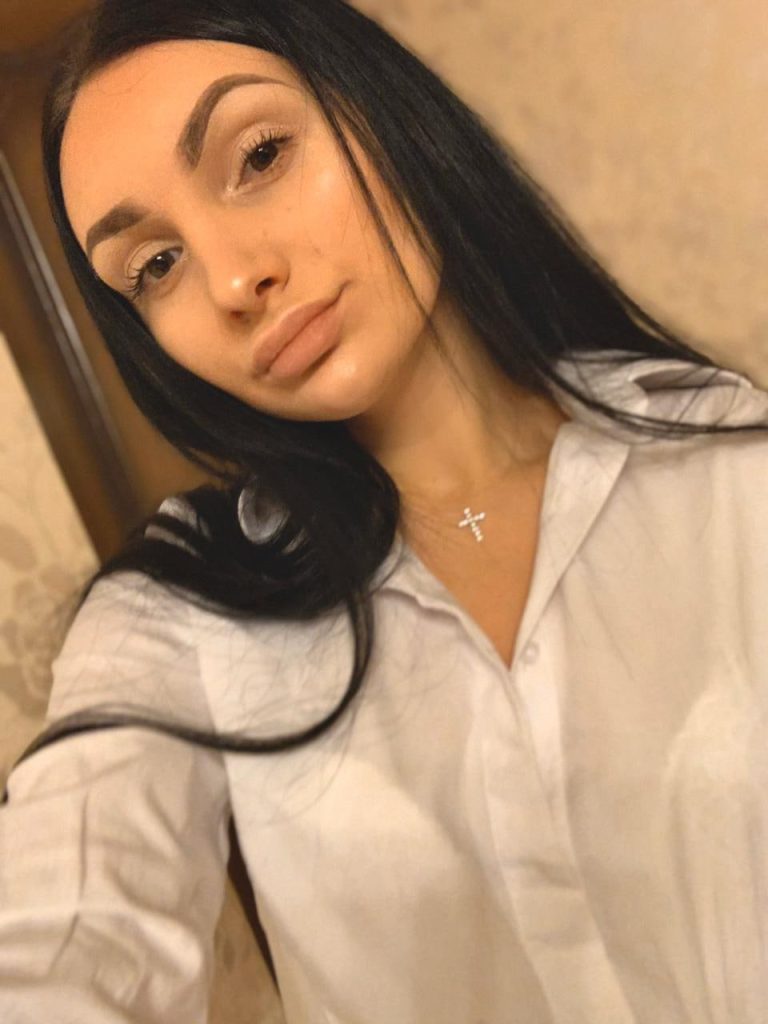 Элитная эскортница Дарина в Москве